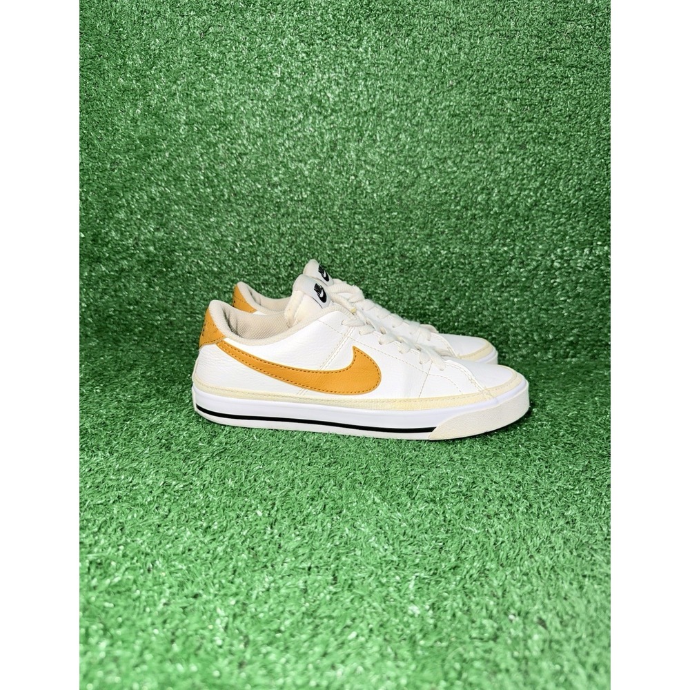 Nike Court Legacy Womens Size 7.5 White Gold Canvas Leather Shoes Skate Sneakers